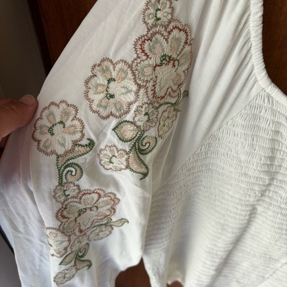• NWT! [Lucky Brand] Ruched Embroidered Top • - Picture 10 of 12